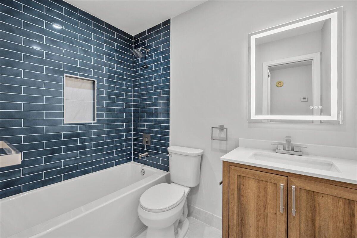 WOODLAKE ISLES - Residential