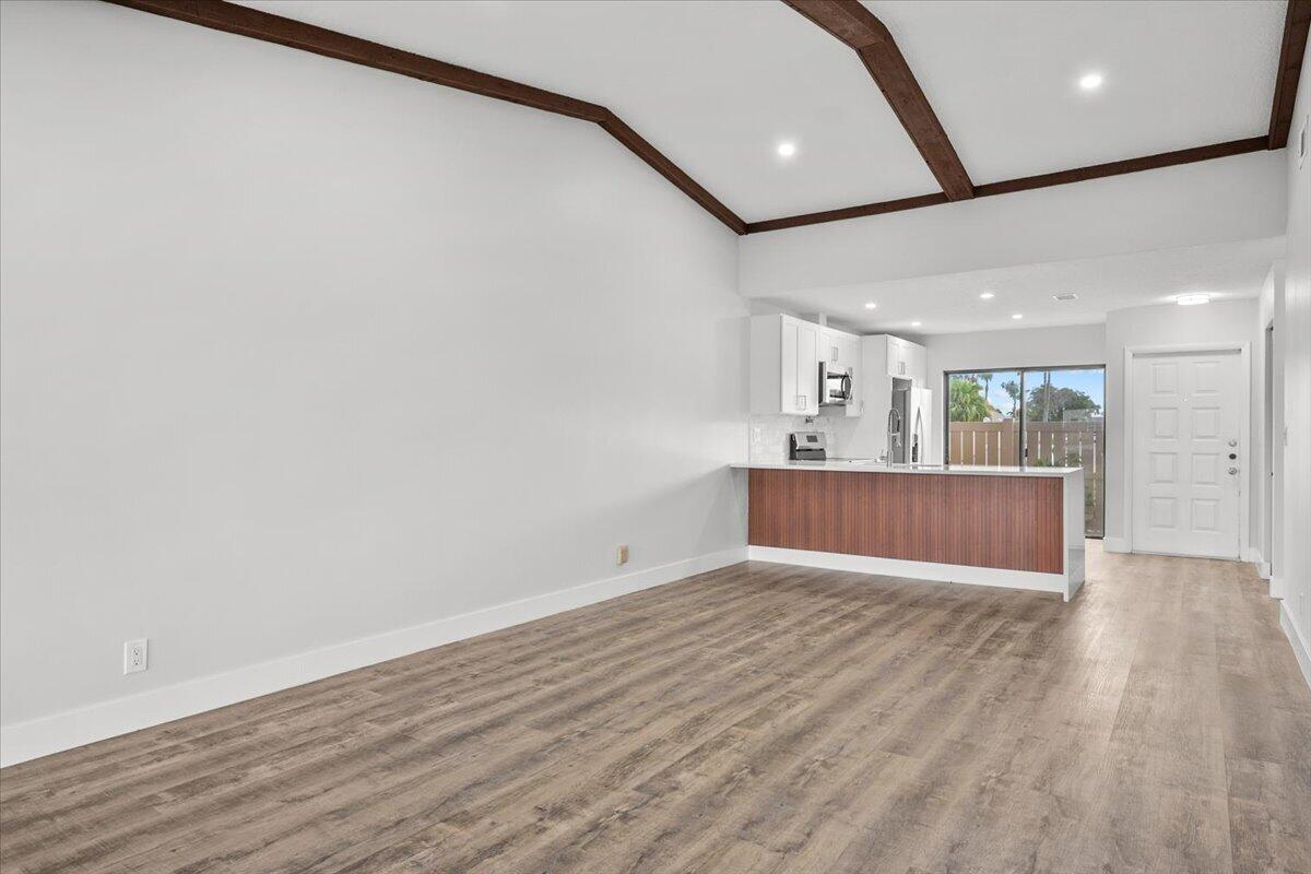 WOODLAKE ISLES - Residential