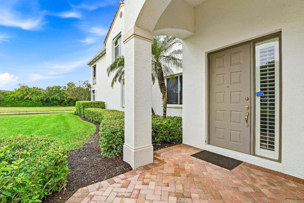 120 Palm Bay Drive C, Palm Beach Gardens, FL, 33418/$959,000 3 120 Palm Bay Drive C