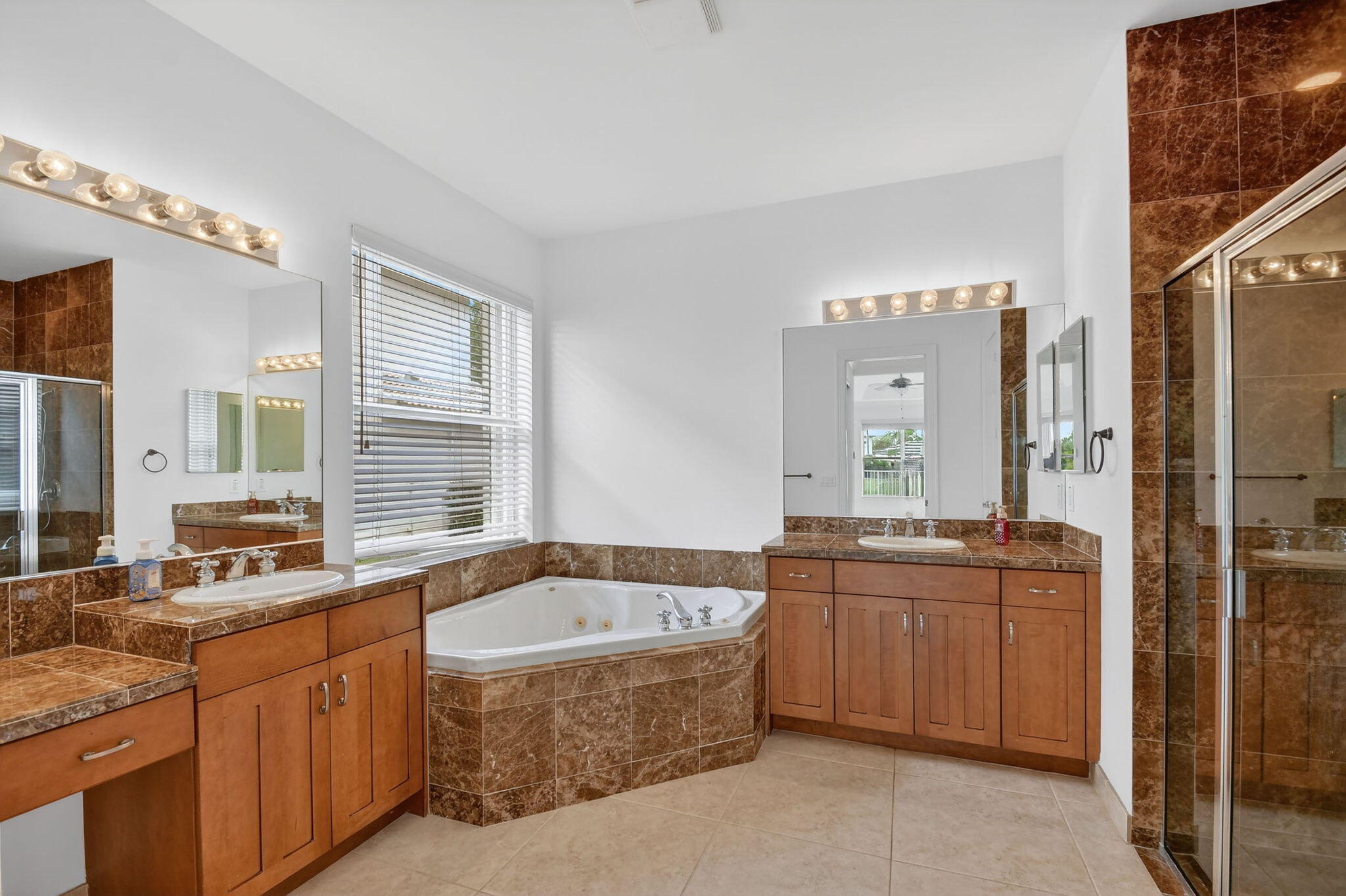 SATURNIA ISLES 4 - Residential