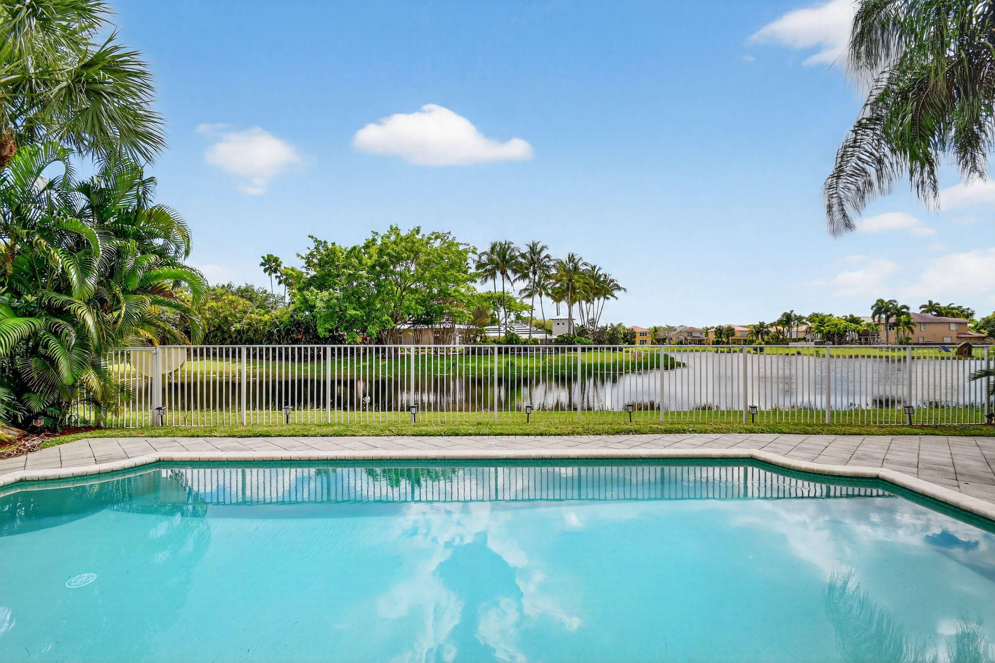 SATURNIA ISLES 4 - Residential