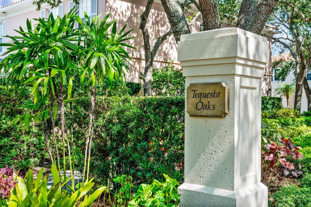 Photo of 17 Oakleaf Court, Tequesta, FL 33469 (MLS # R11107530)