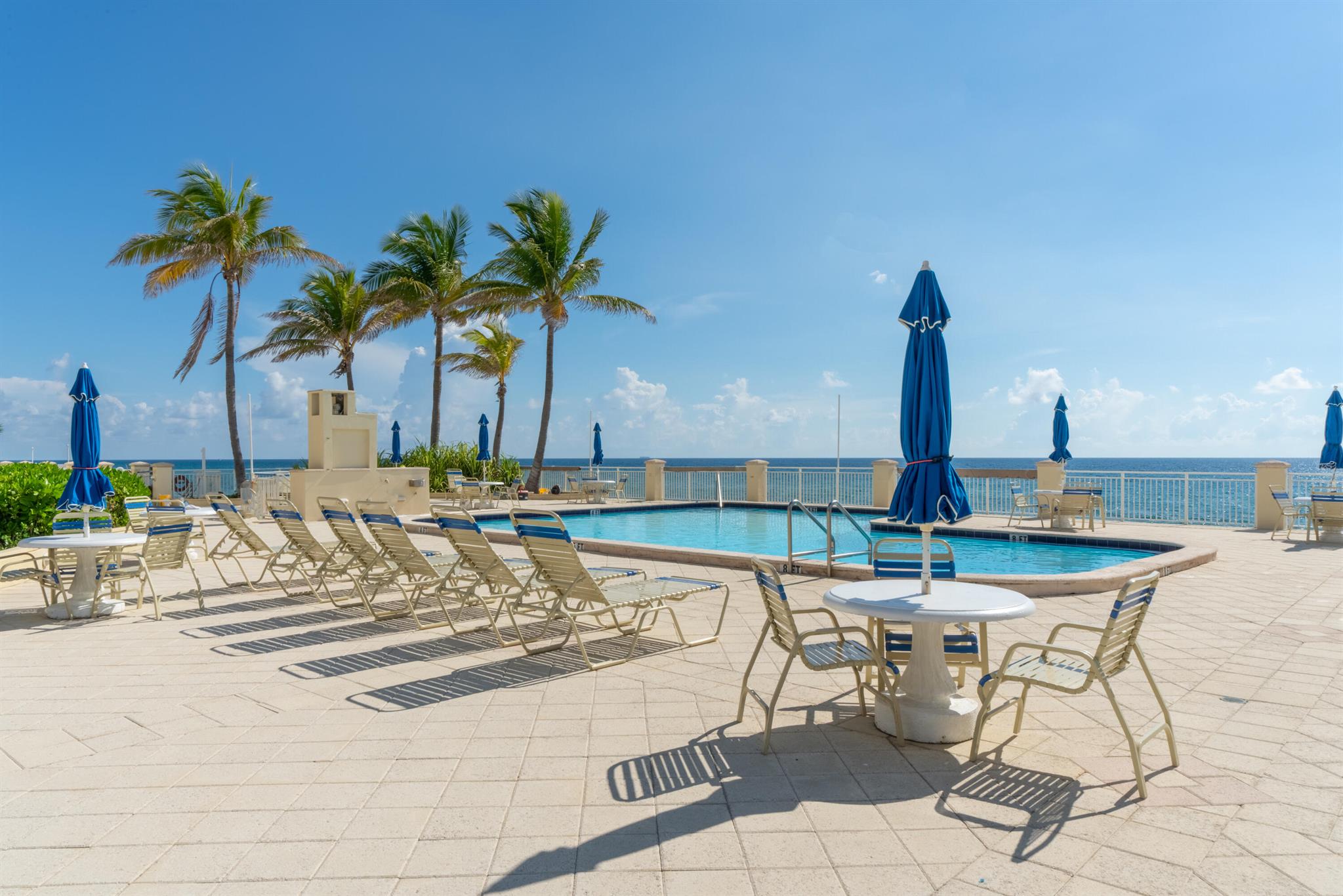 LA BONNE VIE COND DECL IN - Residential Lease