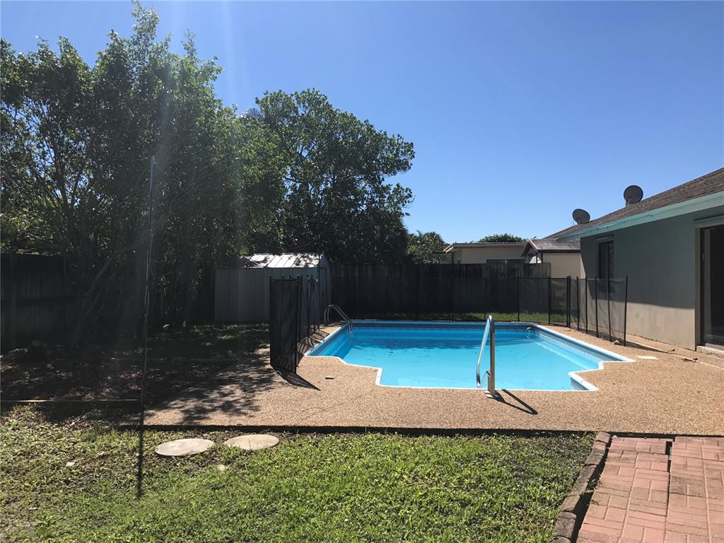 AMERICAN HOMES - Residential Lease