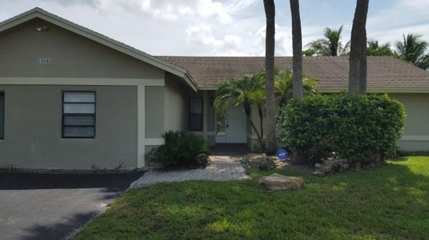 VERY SPACIOUS 4 BEDROOM, 2 BATHROOM WITH FAMILY ROOM AND SEPARATE OFFICE. BEAUTIFUL KITCHEN WITH GRANITE COUNTERS, WOOD CABINETS AND STAINLESS STEEL APPLIANCES. MEXICAN TILES AND LAMINATE FLOORS.  LARGE FENCED IN YARD WITH BEAUTIFUL POOL. EASY TO MOVE IN, NO HOA APPROVAL REQUIRED. TENNANT RESPONSIBLE FOR WATER/SEWER/TRASH. POOL & LAWN SERVICE INCLUDED IN RENT. ONE PET ALLOWED, NO AGGRESSIVE BREED - $250 NONREFUNDABLE PET FEE APPLIES. MOVE IN WITH FIRST MONTH'S RENT PLUS ONE MONTH SECURITY DEPOSIT WITH CREDIT OVER 630. *** PLEASE READ ALL REMARKS AND SEE ATTACHMENTS ***