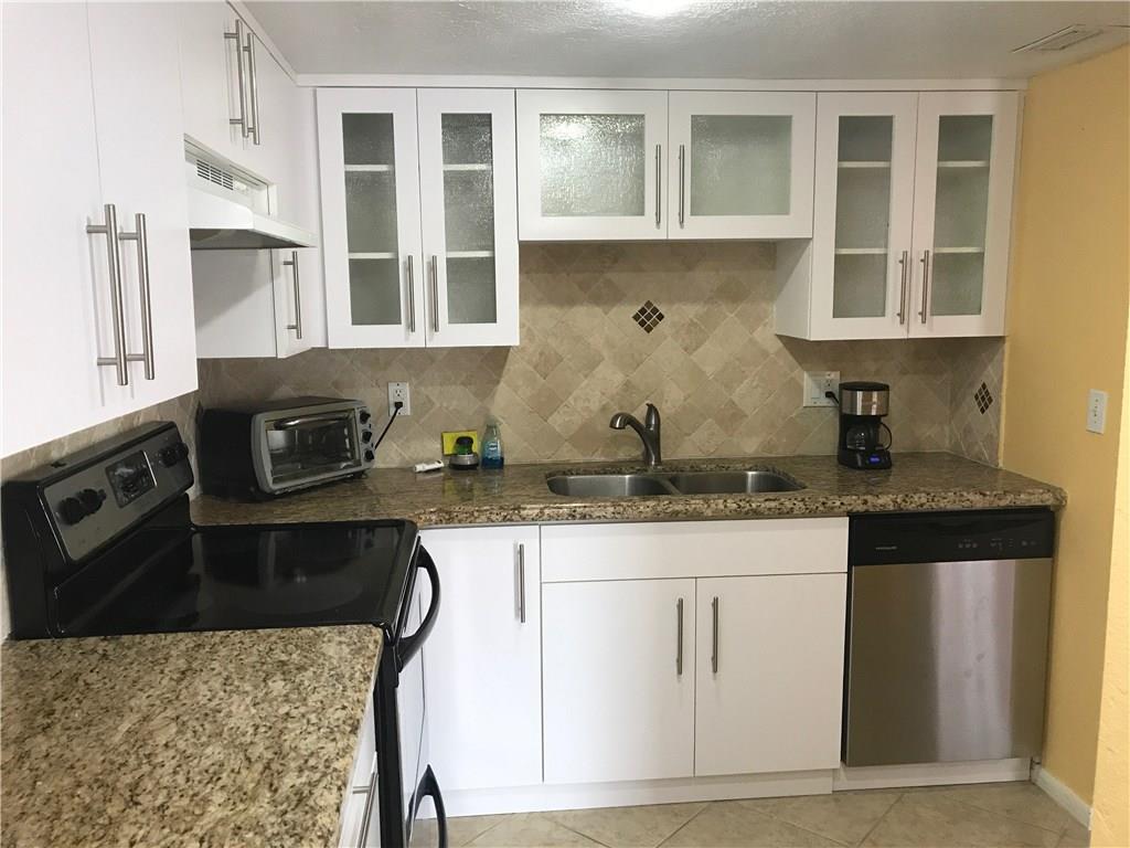 TOWNHOMES OF ORIOLE - Residential