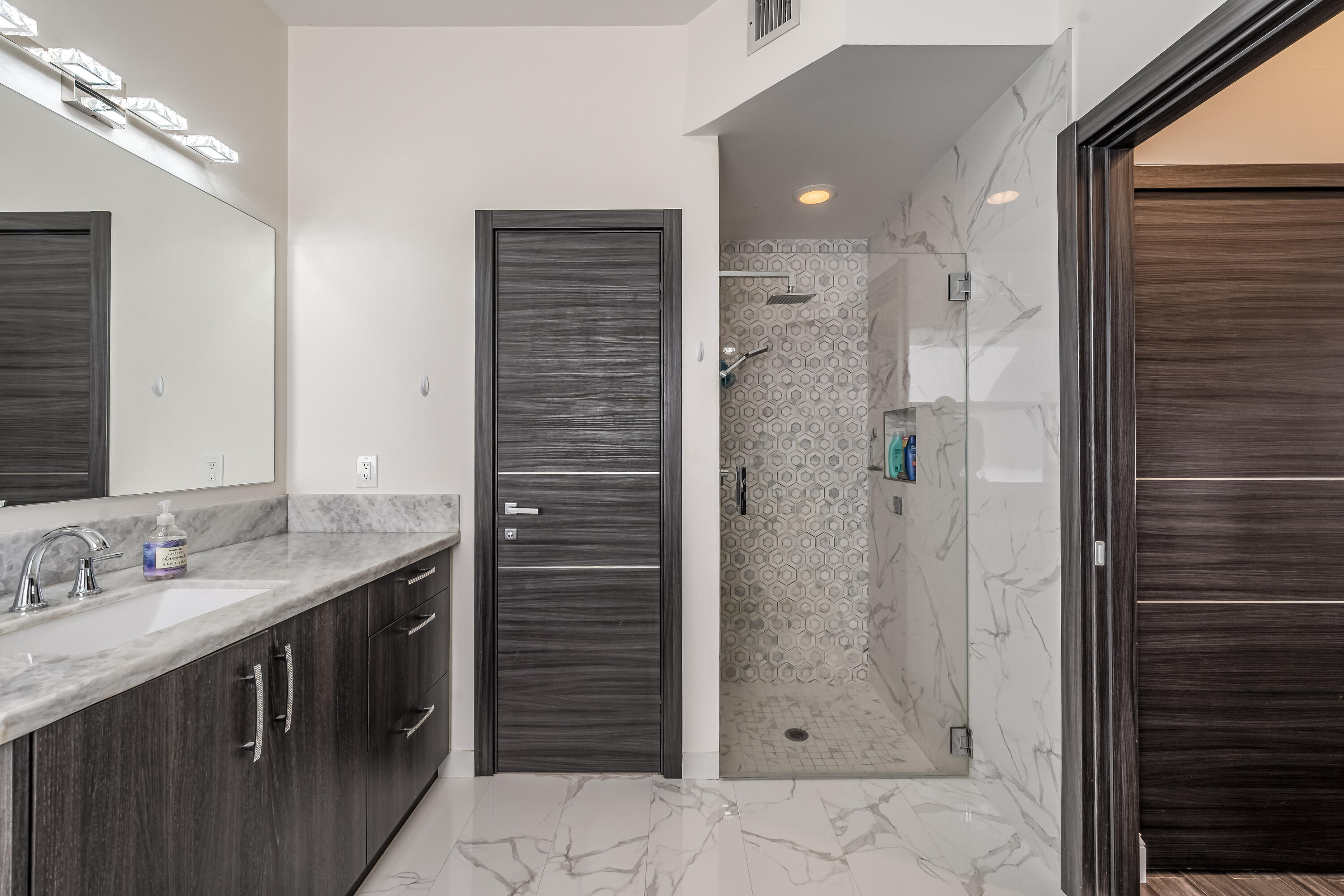 PEMBROKE FALLS - Residential