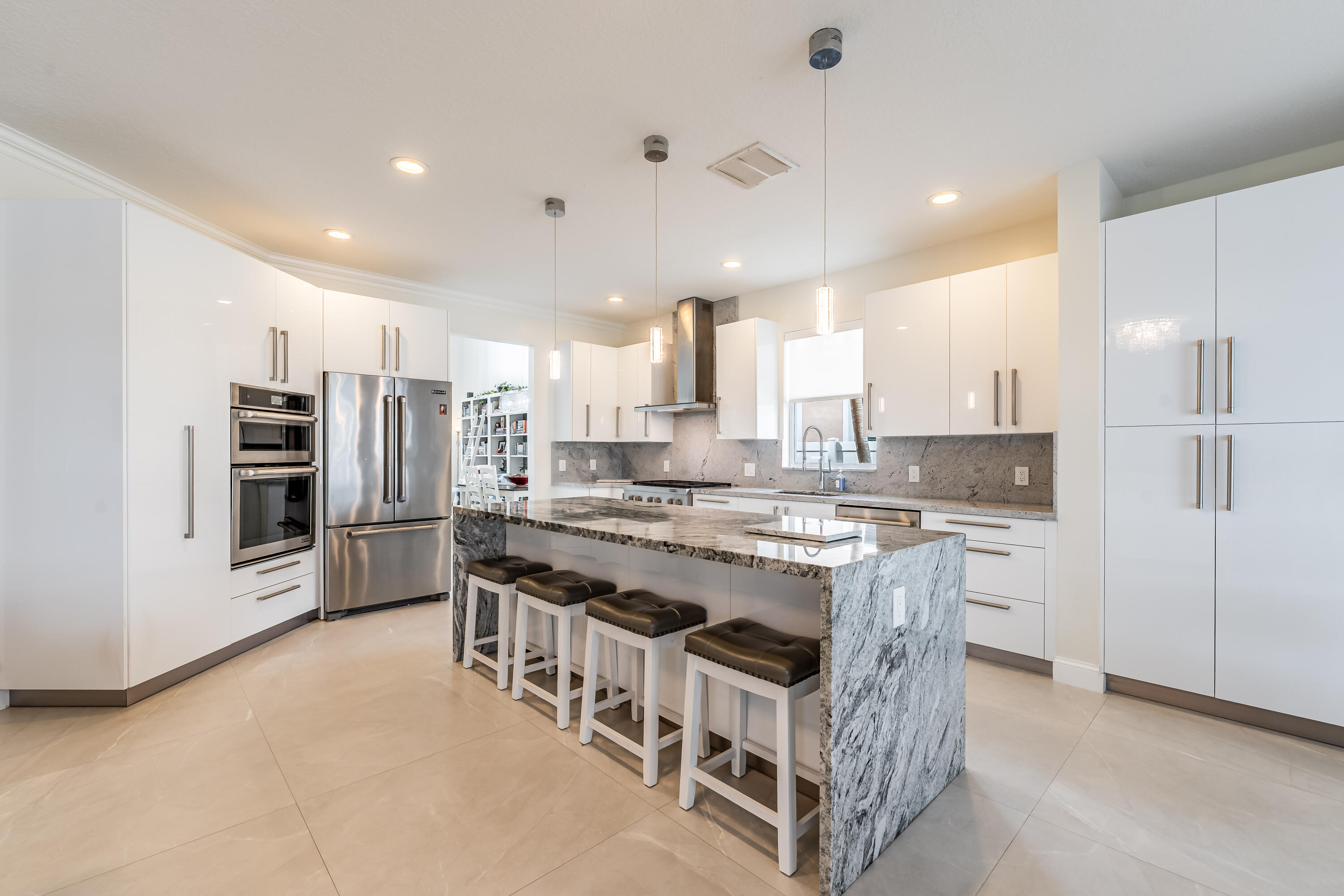 PEMBROKE FALLS - Residential