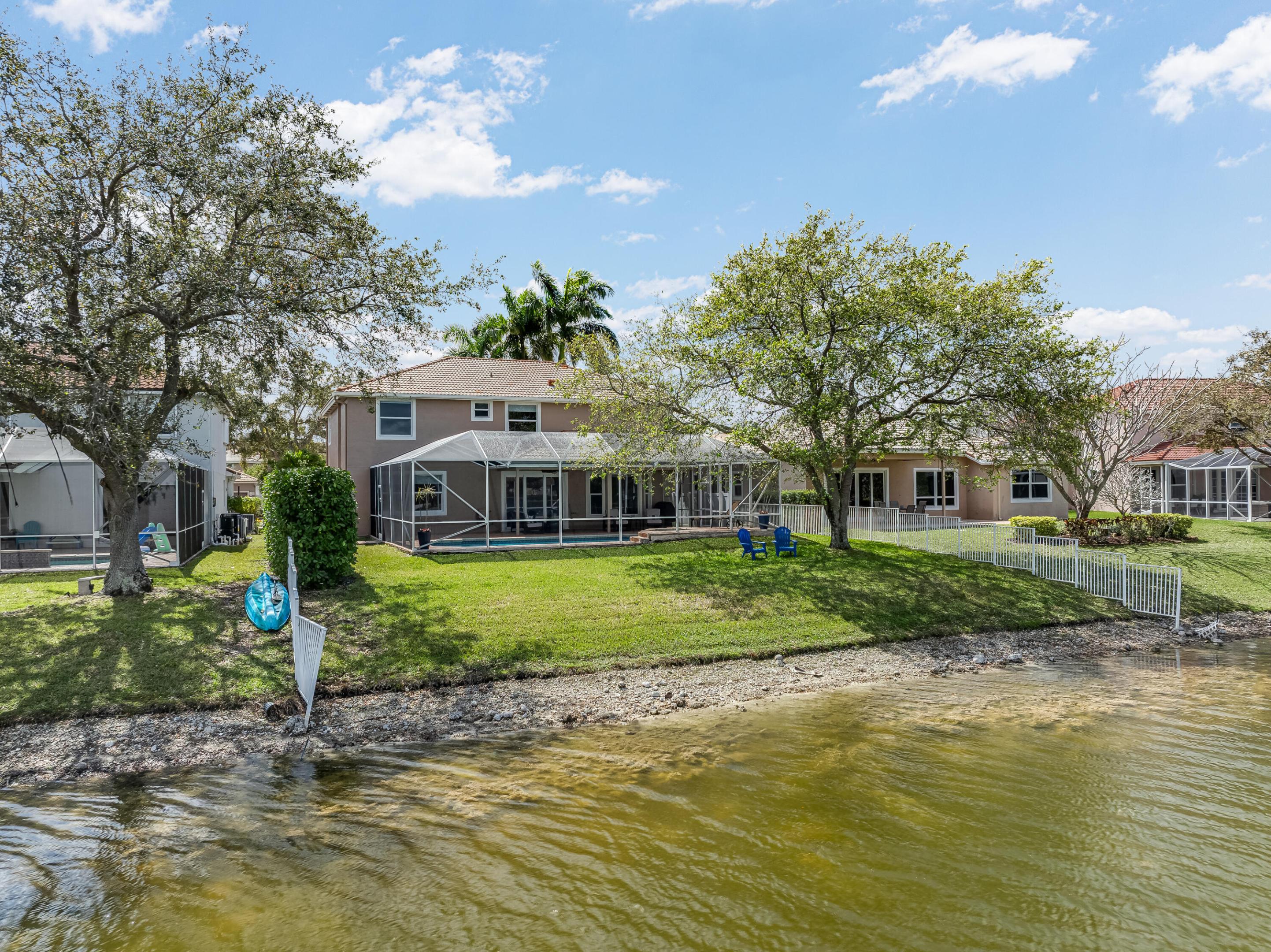 PEMBROKE FALLS - Residential