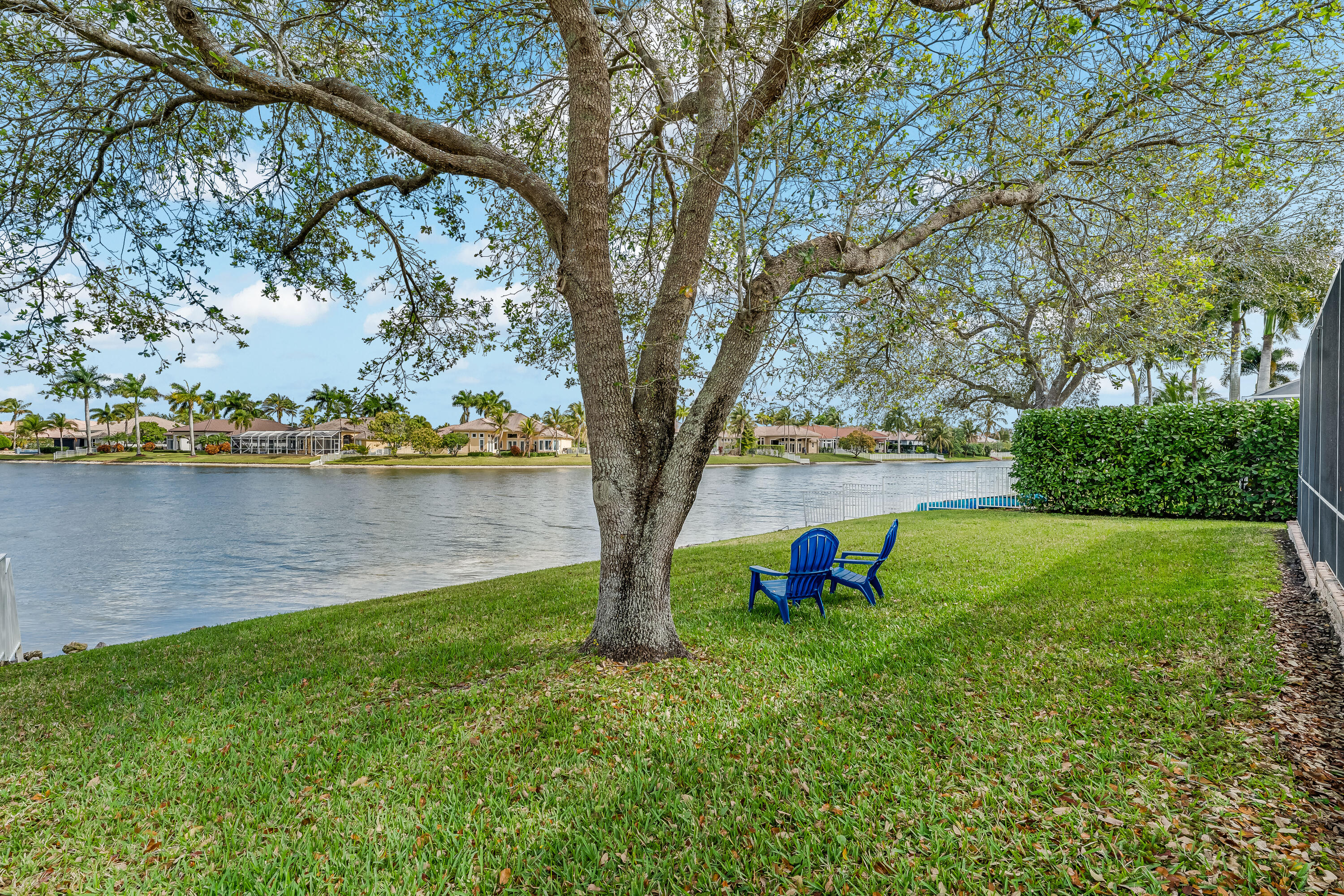 PEMBROKE FALLS - Residential