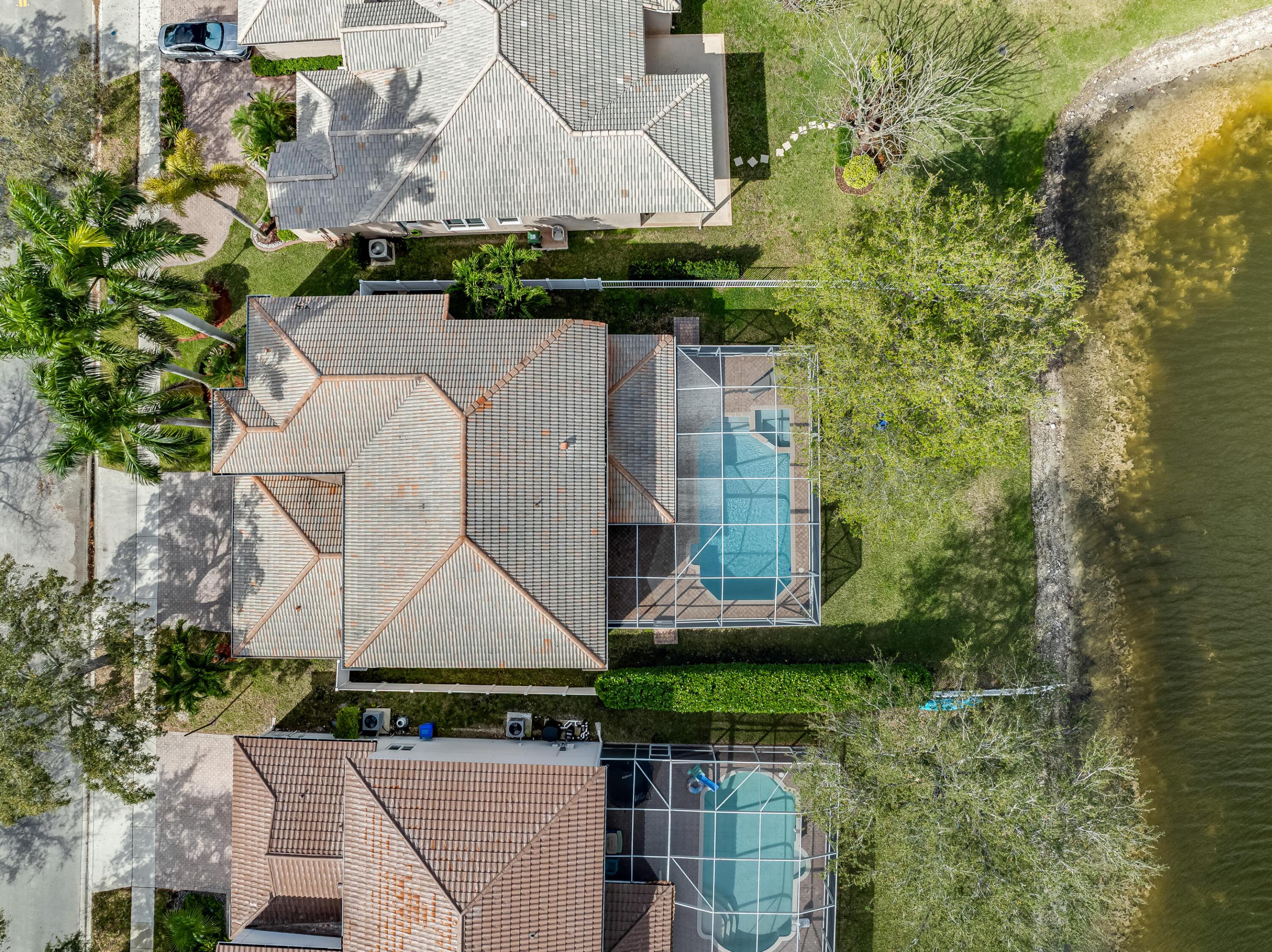 PEMBROKE FALLS - Residential