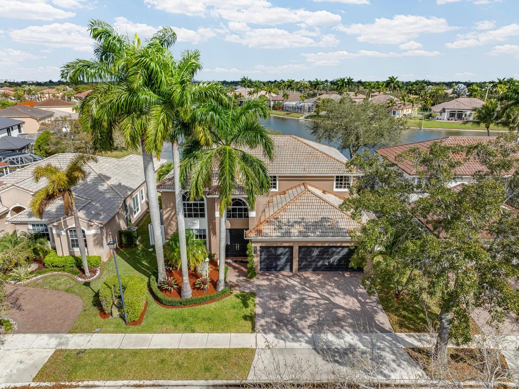 Photo of 13815 NW 11th, Pembroke Pines, FL 33028 (MLS # B26000017)