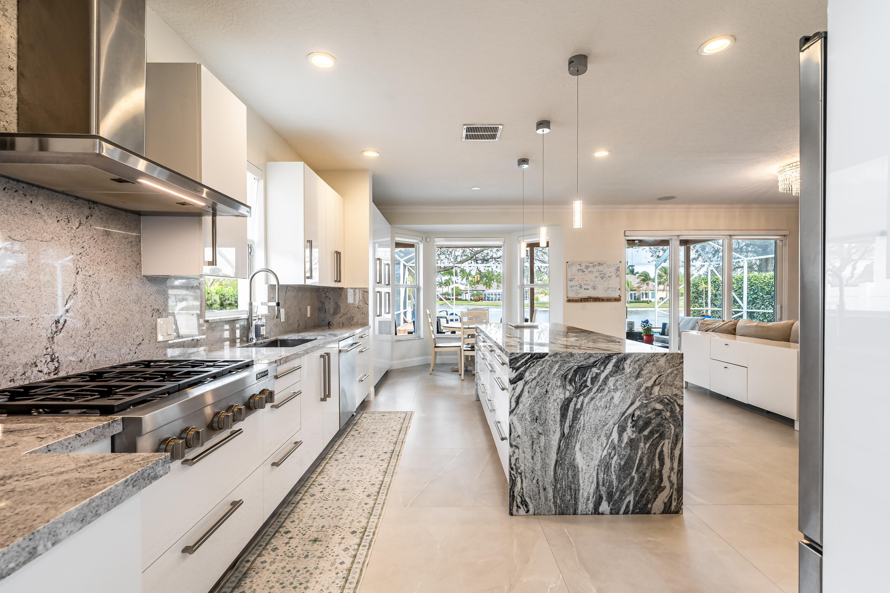 PEMBROKE FALLS - Residential