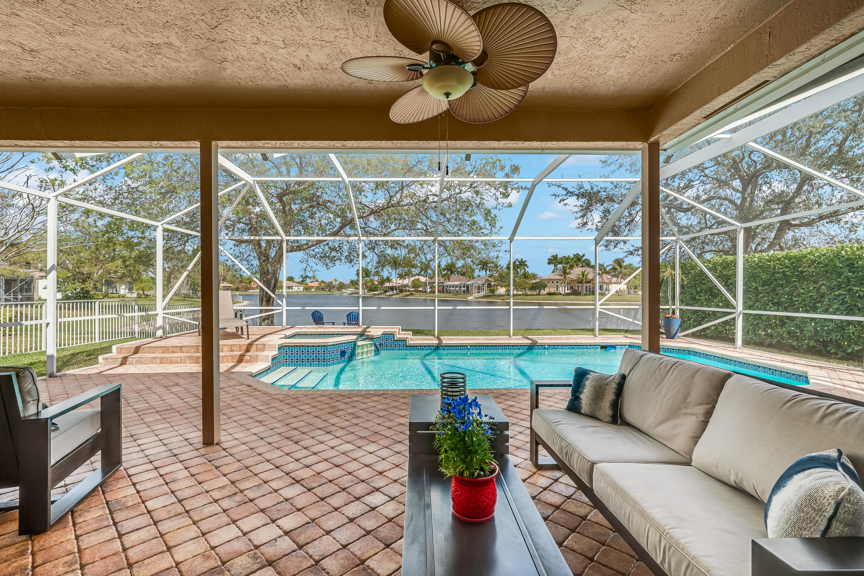 PEMBROKE FALLS - Residential