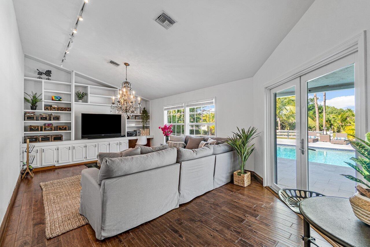 SADDLE TRAIL PARK OF WELL - Residential