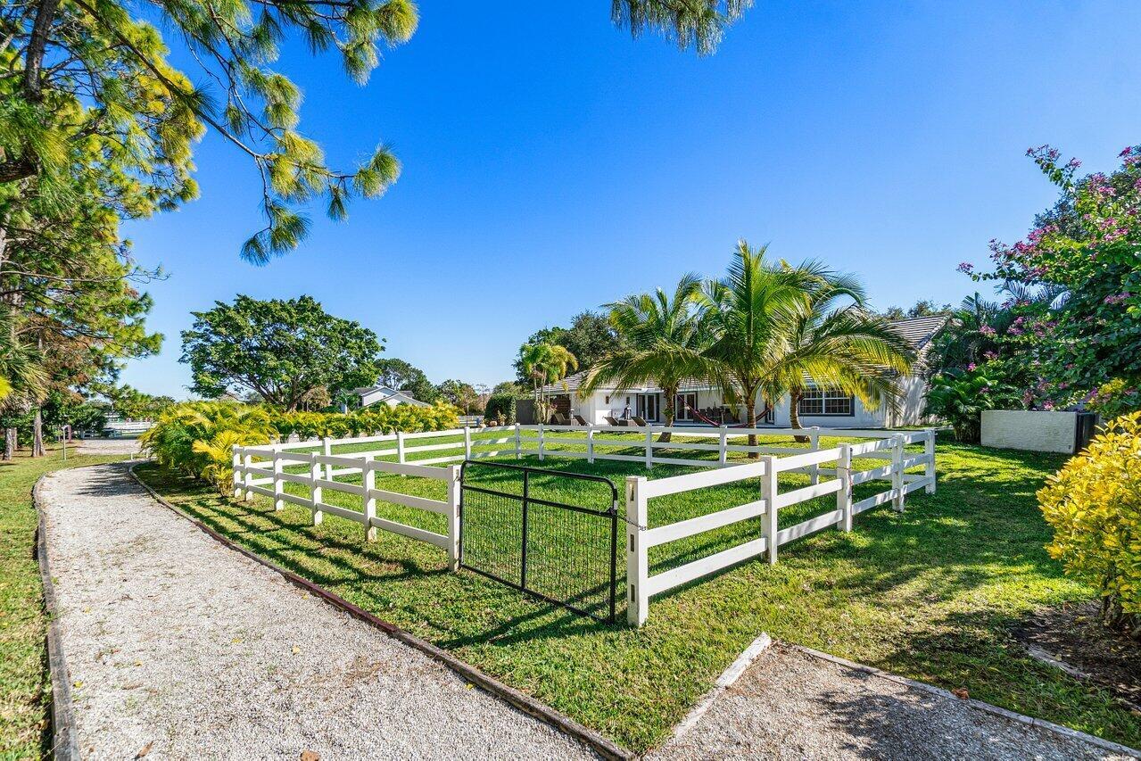 SADDLE TRAIL PARK OF WELL - Residential