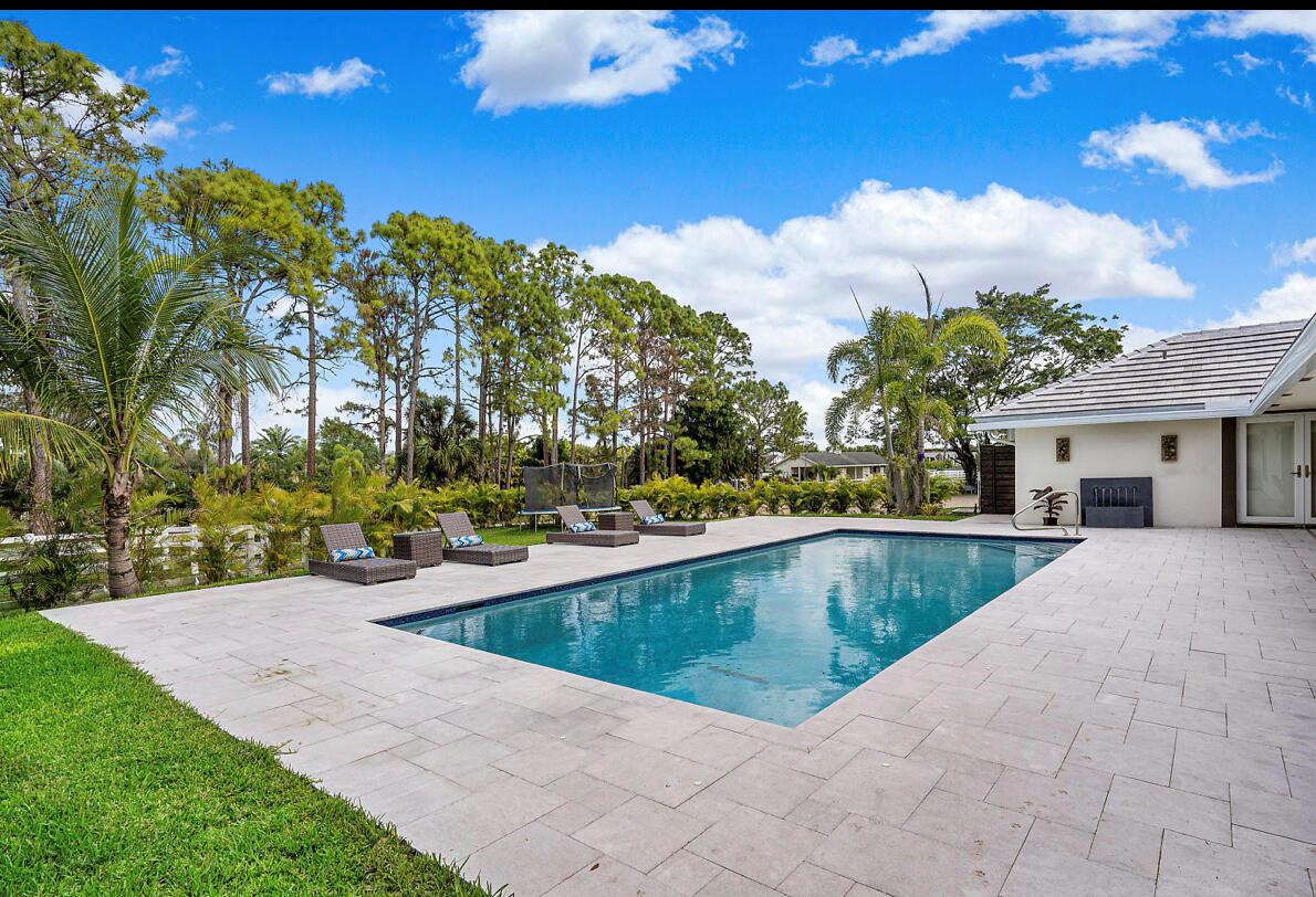 SADDLE TRAIL PARK OF WELL - Residential