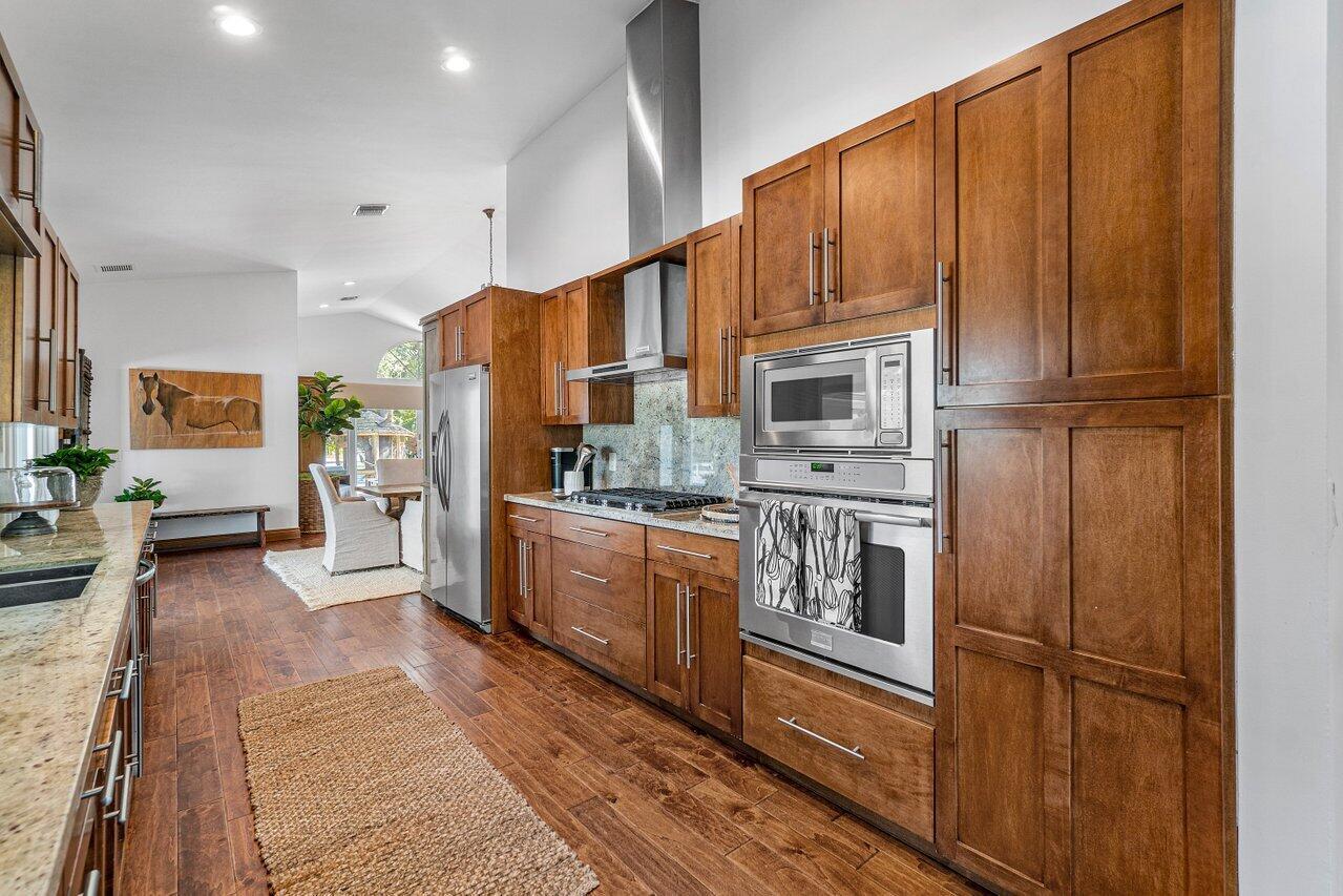 SADDLE TRAIL PARK OF WELL - Residential