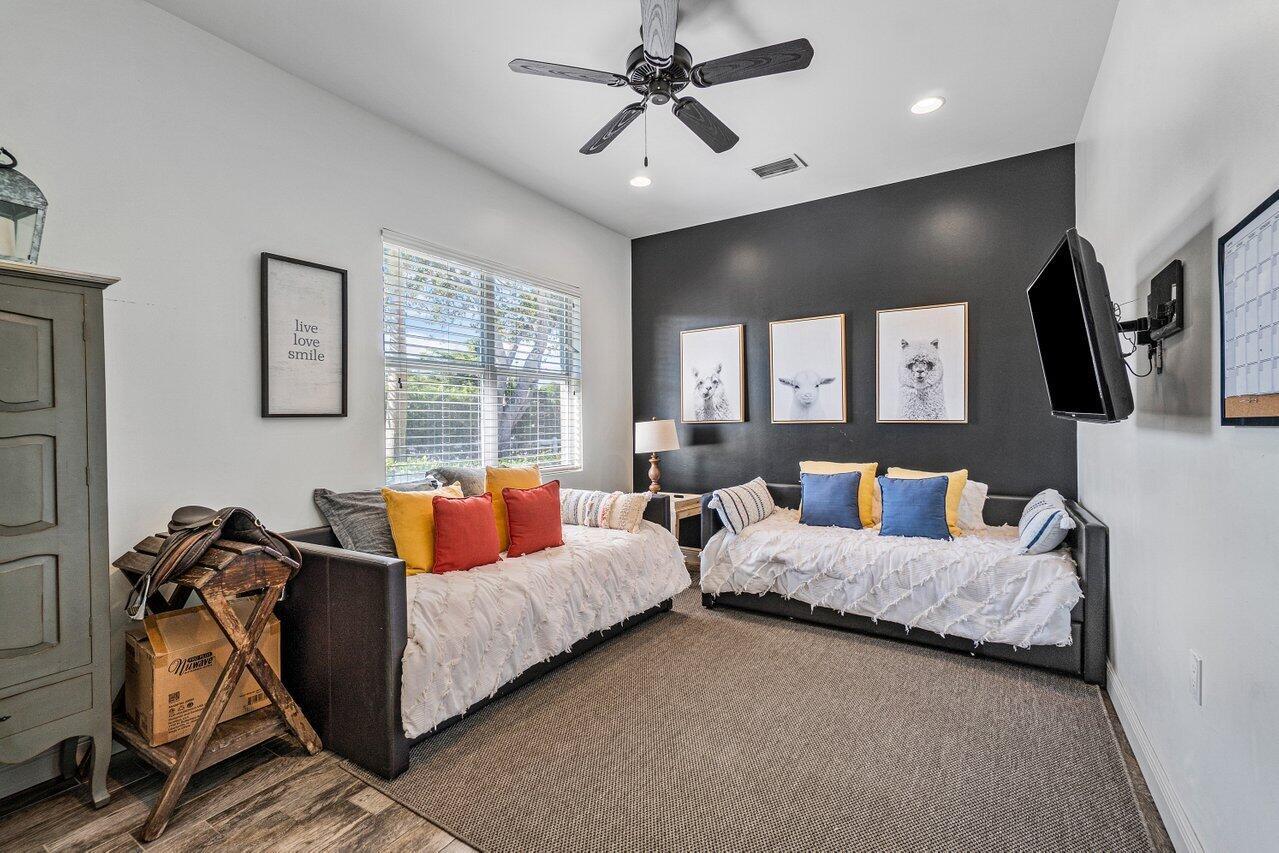 SADDLE TRAIL PARK OF WELL - Residential