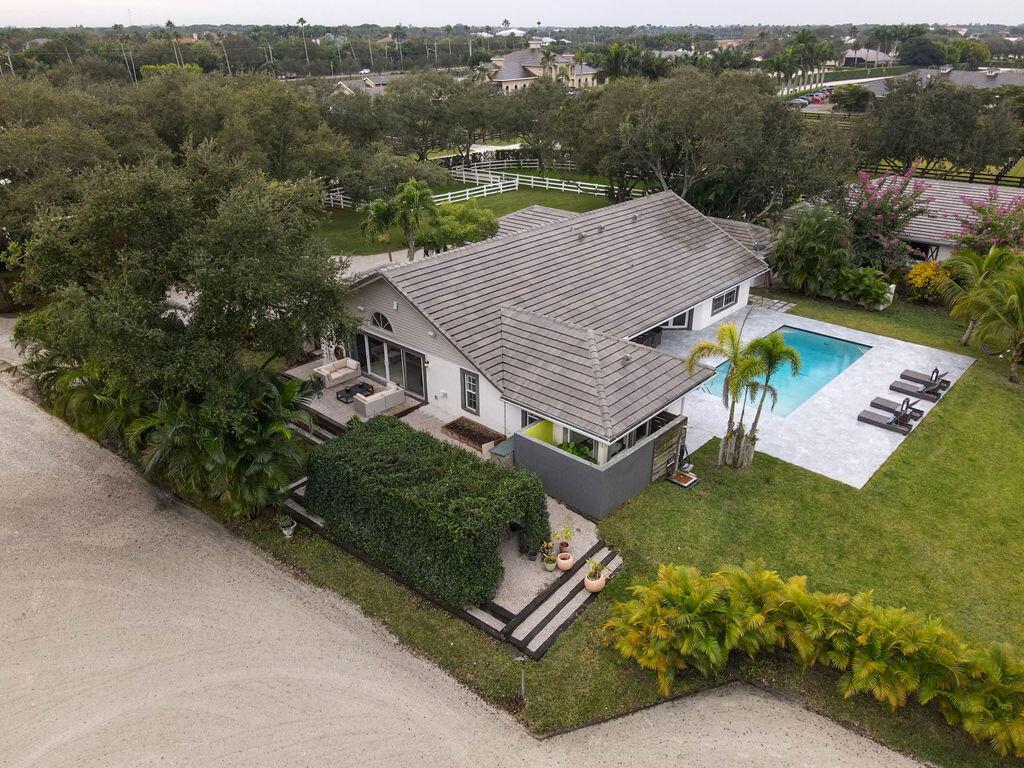 SADDLE TRAIL PARK OF WELL - Residential