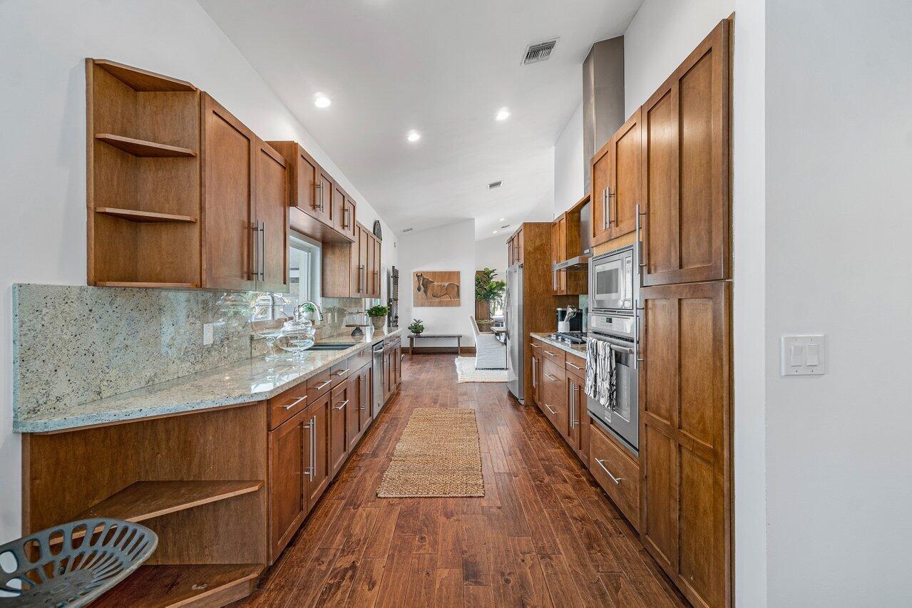 SADDLE TRAIL PARK OF WELL - Residential