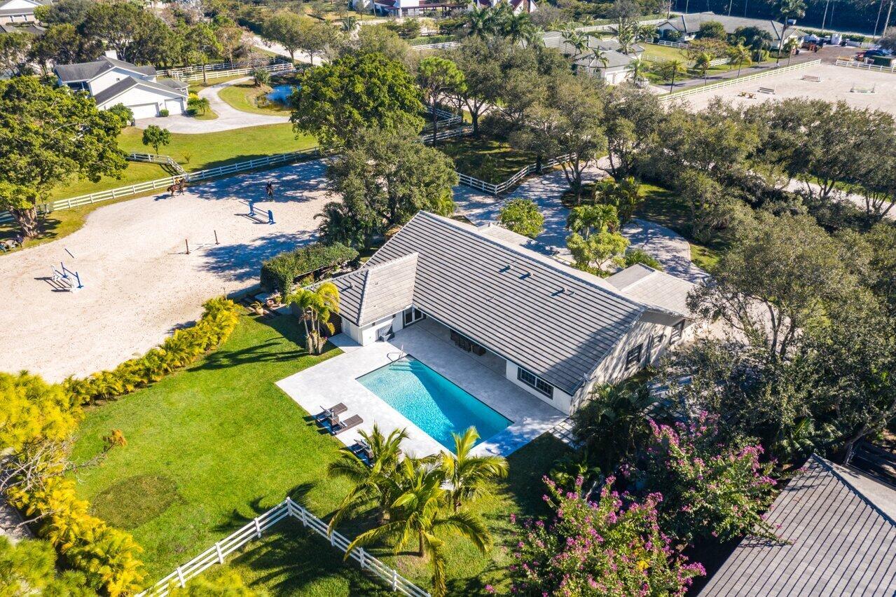 SADDLE TRAIL PARK OF WELL - Residential