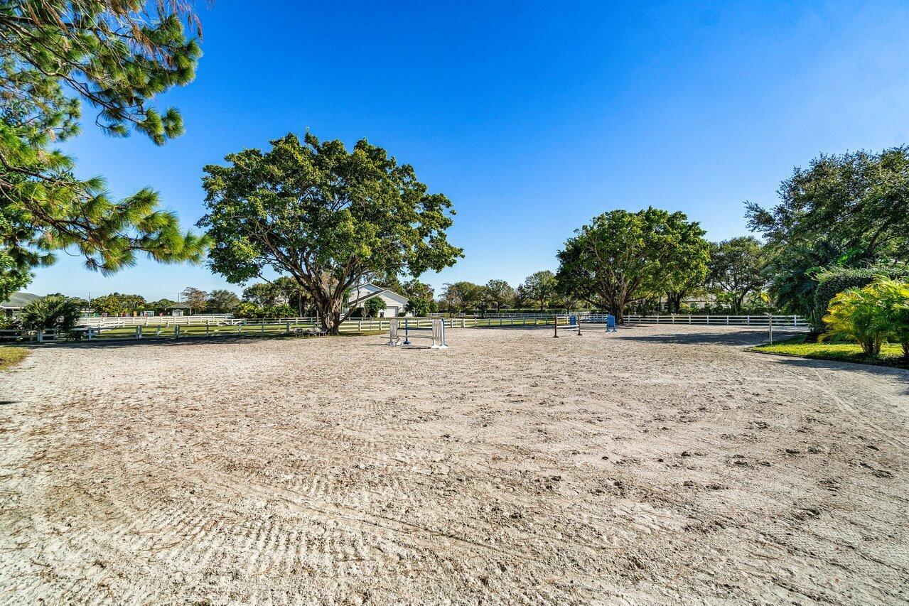 SADDLE TRAIL PARK OF WELL - Residential