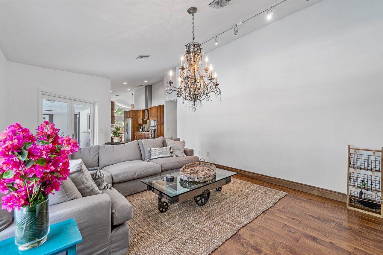 SADDLE TRAIL PARK OF WELL - Residential