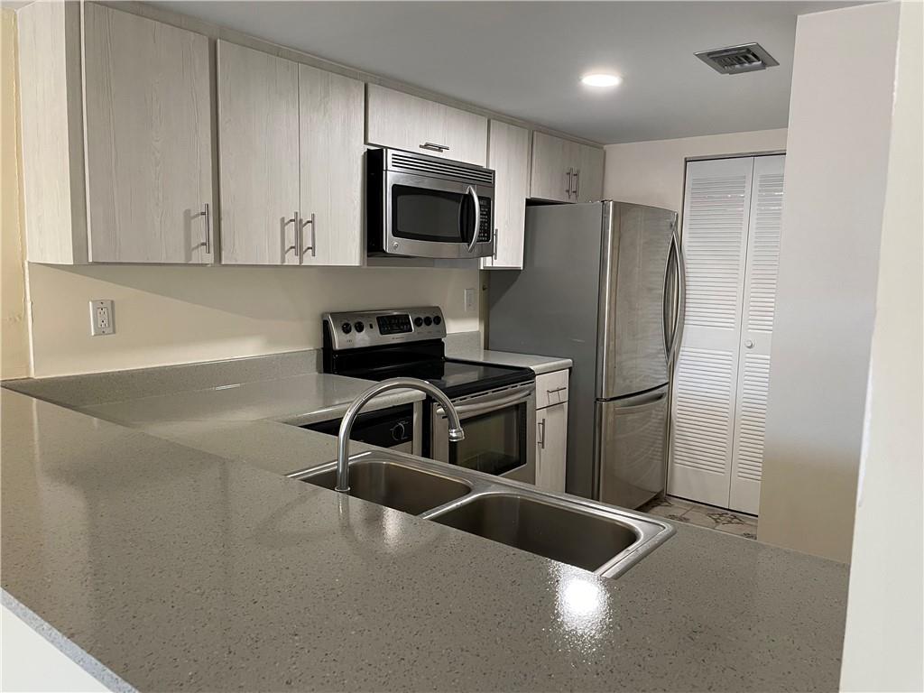 Everglades Sugar & Land C - Residential Lease