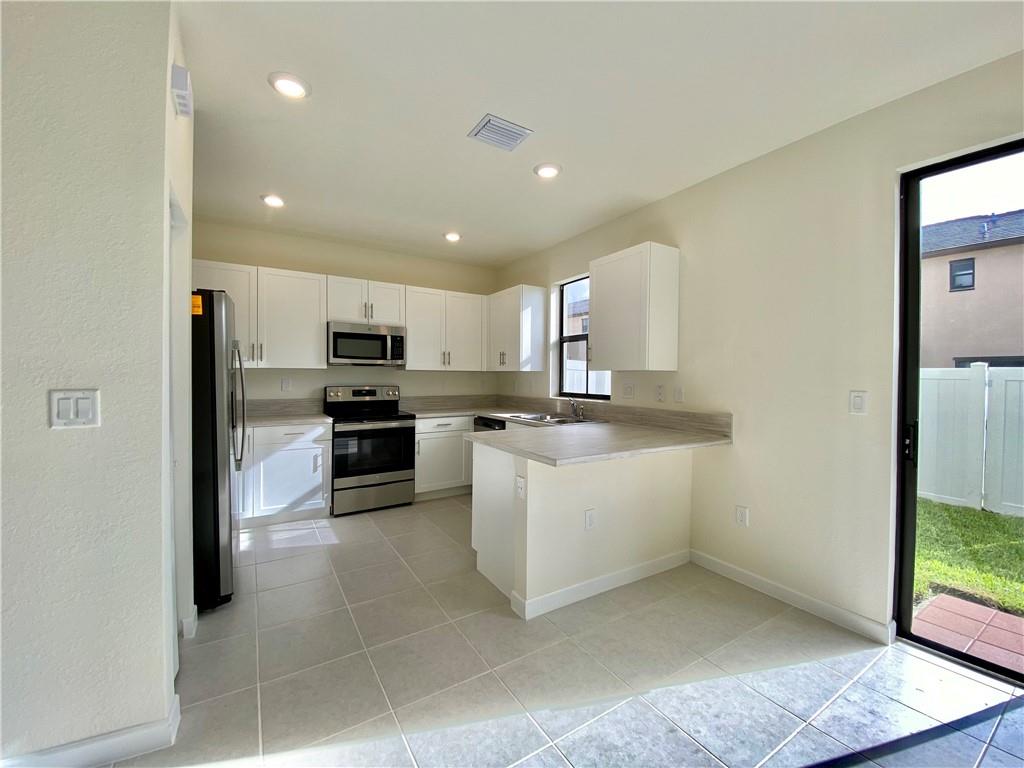 Aquabella North Replat - Residential Lease