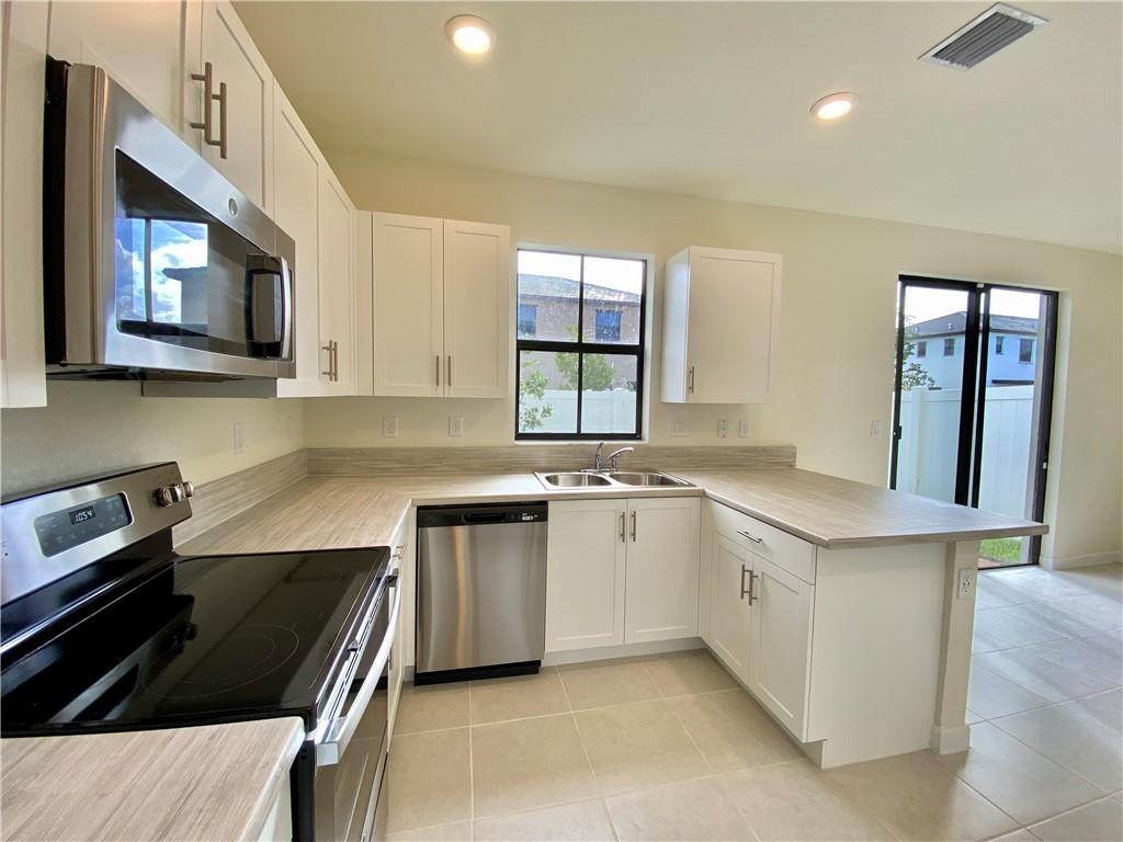 Aquabella North Replat - Residential Lease