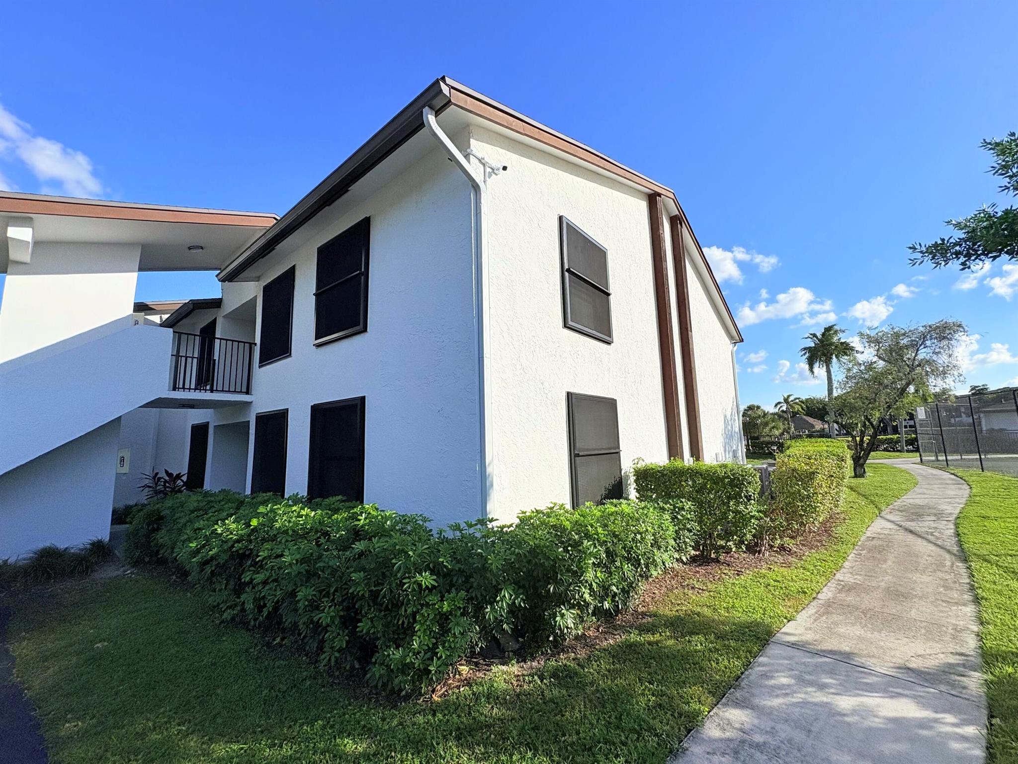 LAKE POINTE CONDOMINIUM N - Residential