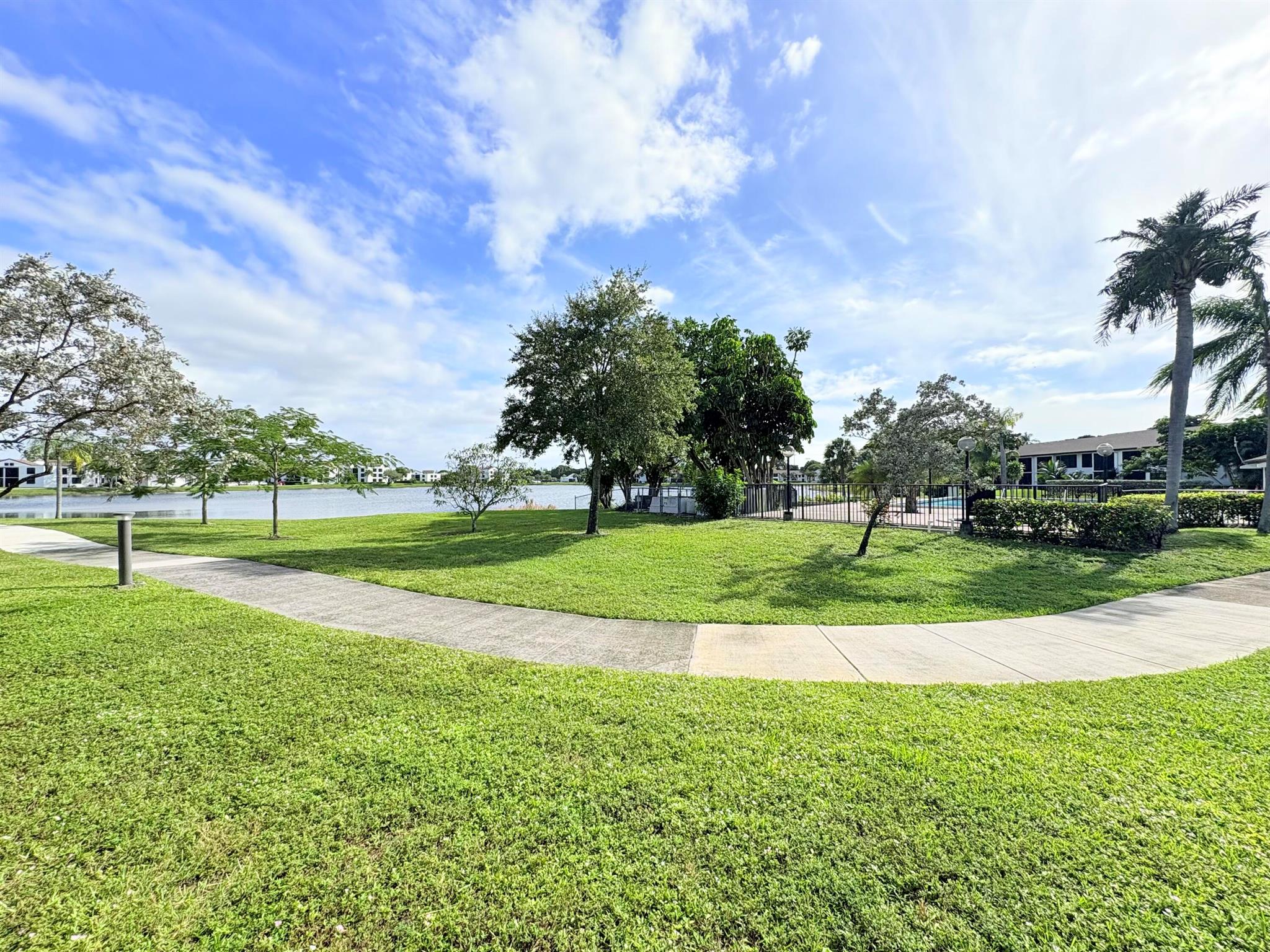 LAKE POINTE CONDOMINIUM N - Residential