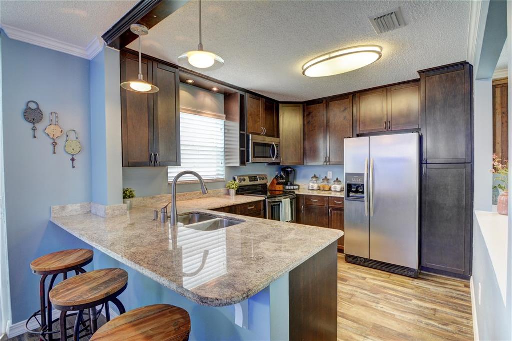 West Glen Manor 145-7 B - Residential