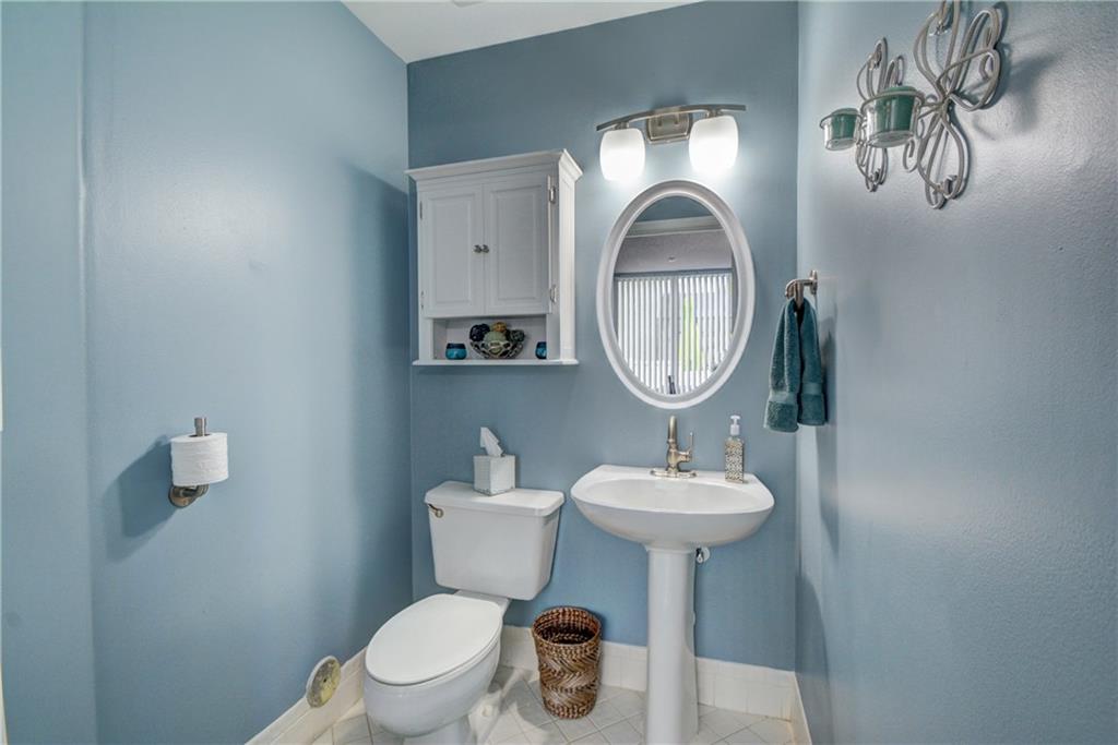 West Glen Manor 145-7 B - Residential