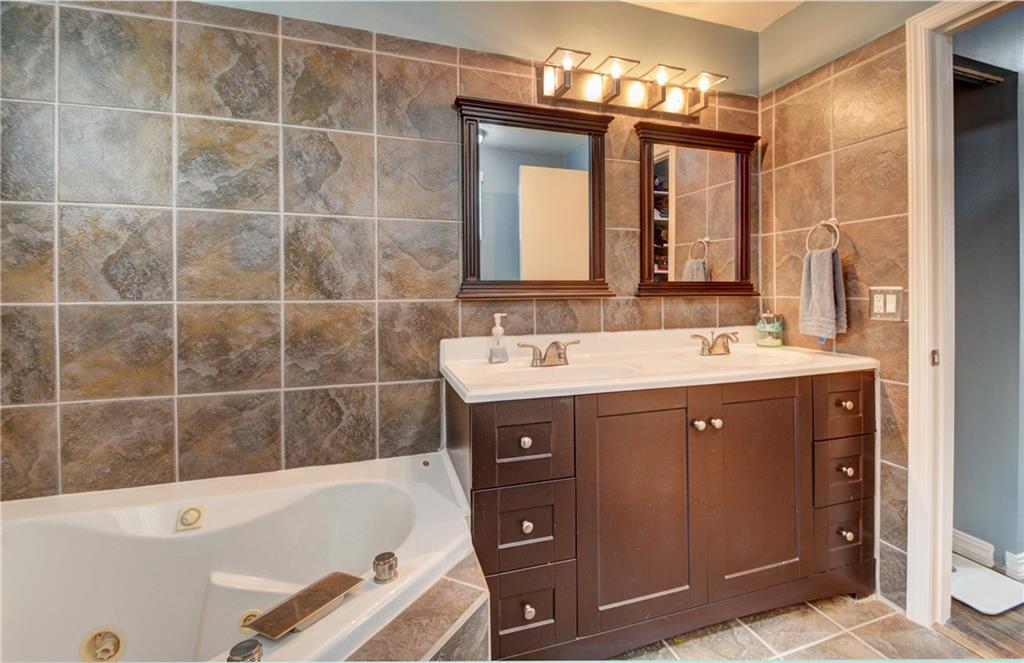 West Glen Manor 145-7 B - Residential