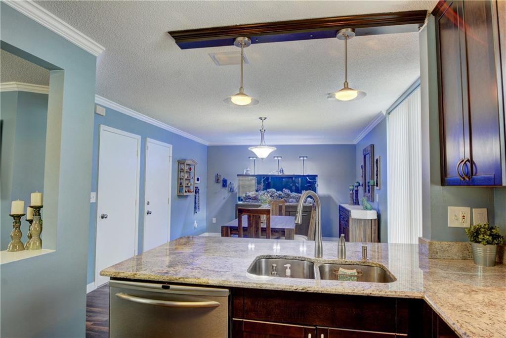 West Glen Manor 145-7 B - Residential