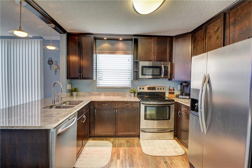 West Glen Manor 145-7 B - Residential