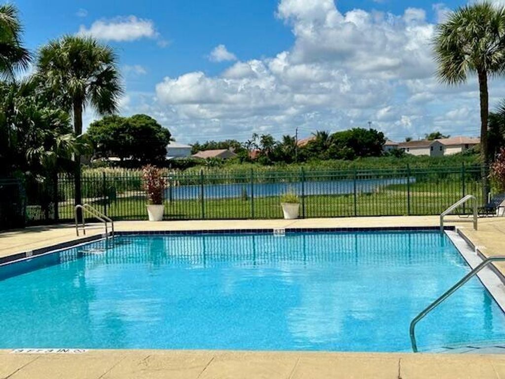 Photo of 1626 Meadows Circle W #1626, Boynton Beach, FL 33436 (MLS # R11097505)