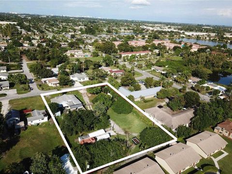 3825 Lakewood Road Palm Springs FL 33461