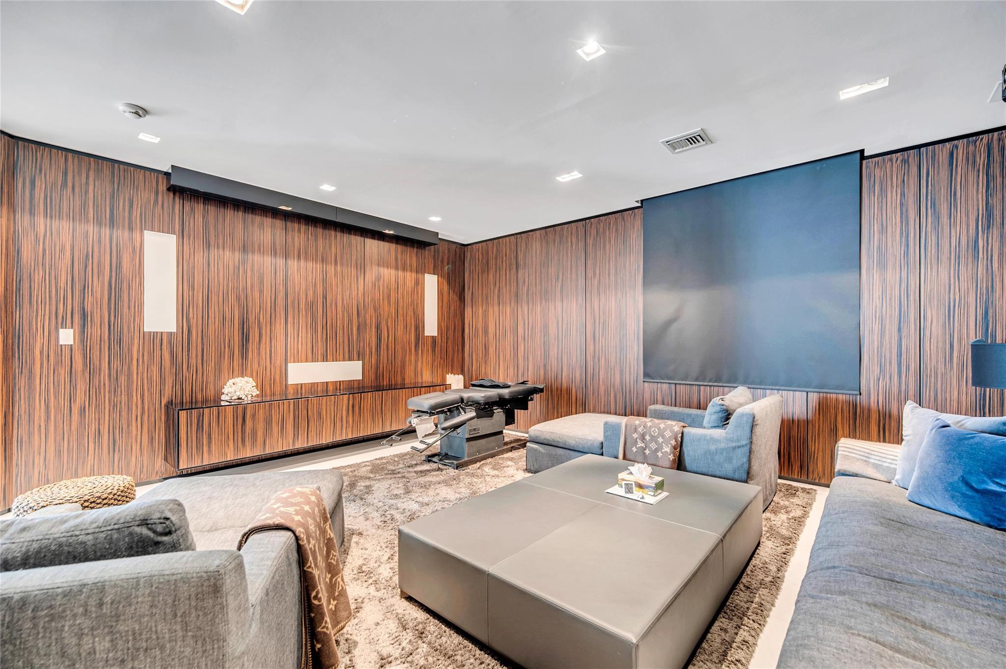 ISLA BAHIA - Residential