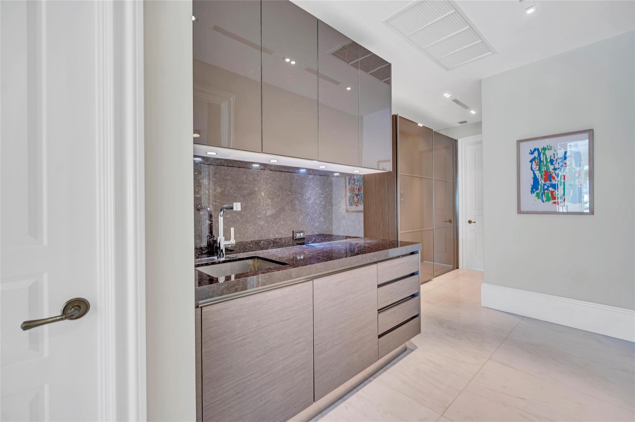 ISLA BAHIA - Residential