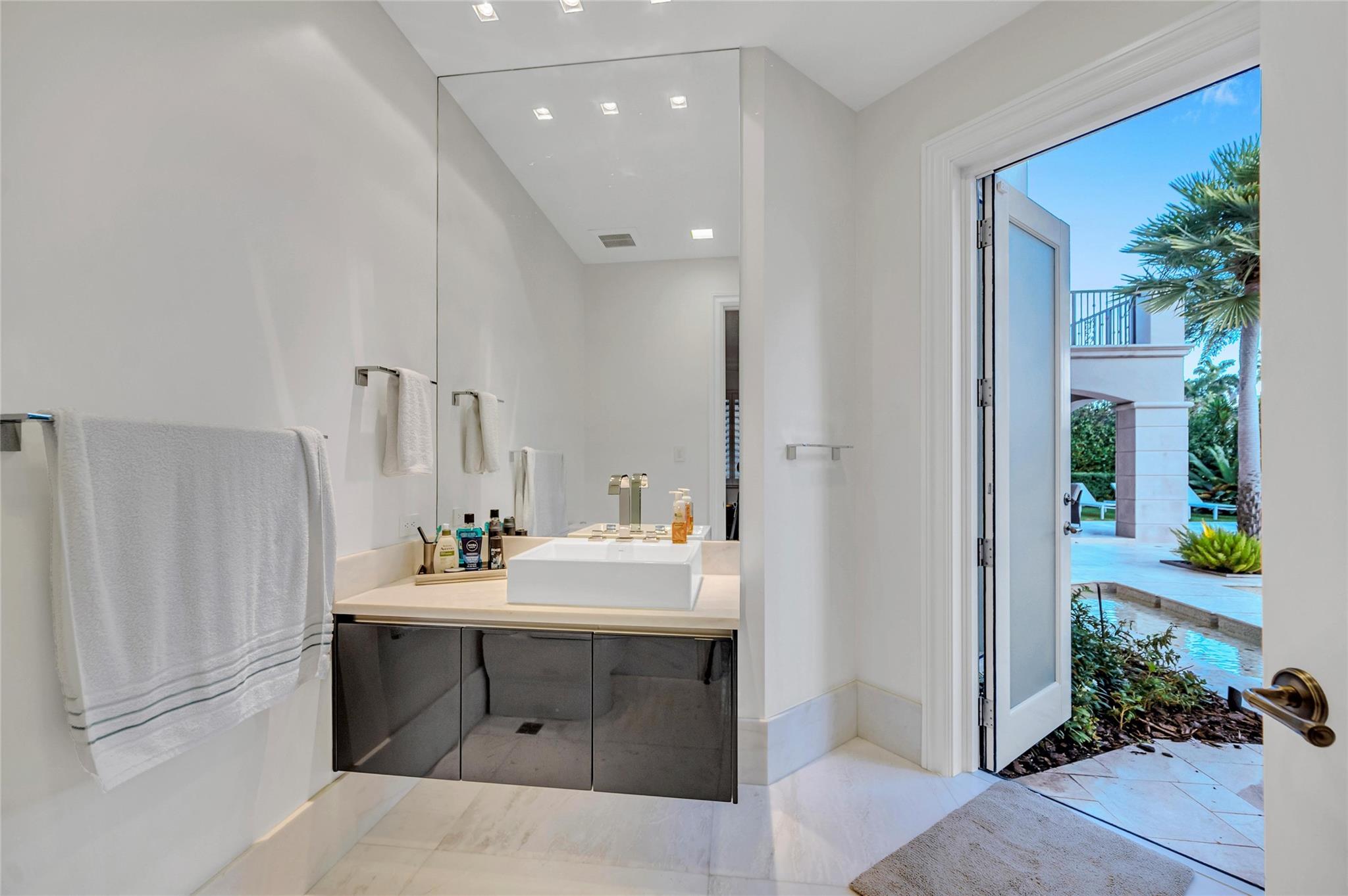 ISLA BAHIA - Residential