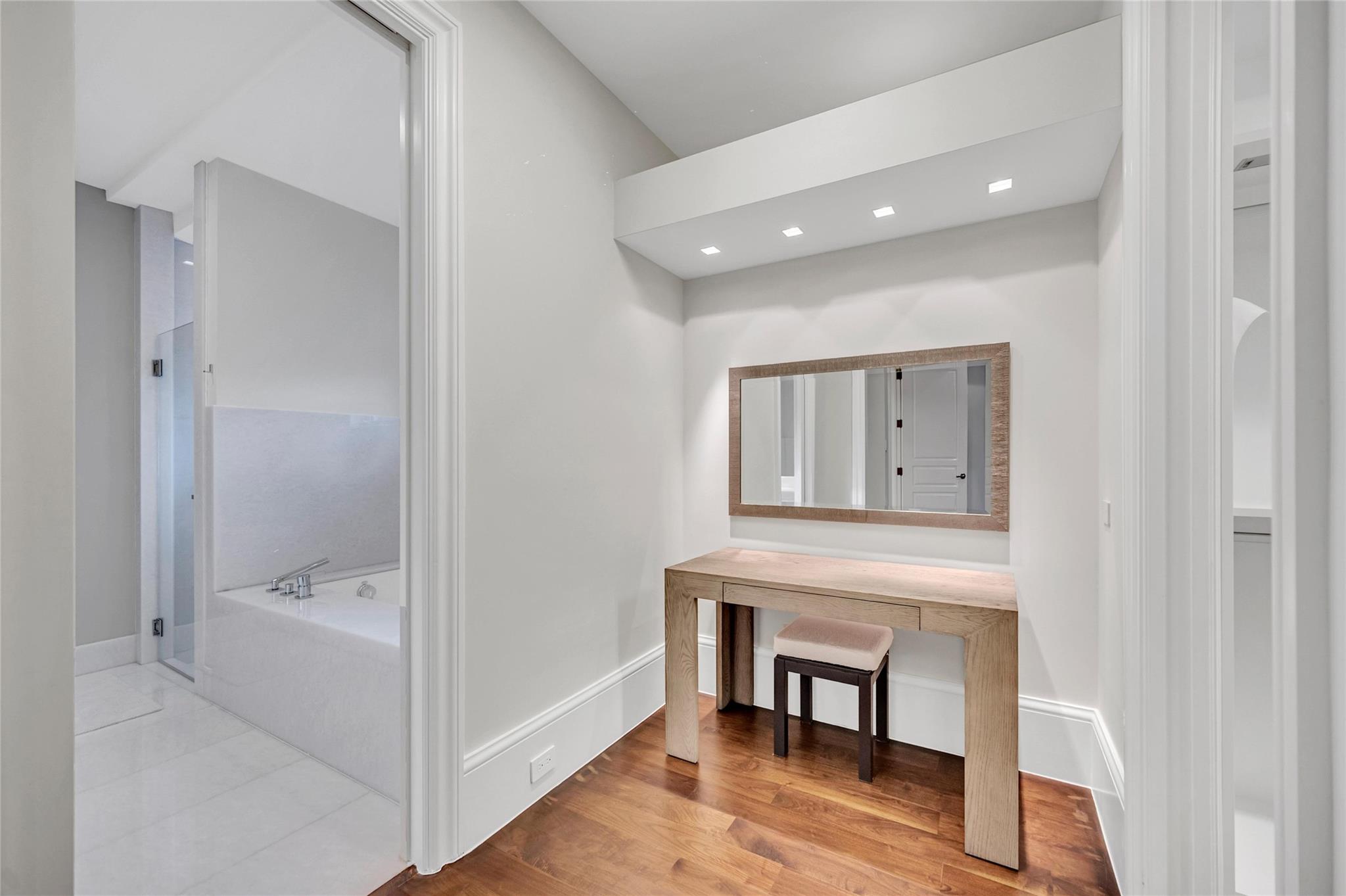 ISLA BAHIA - Residential