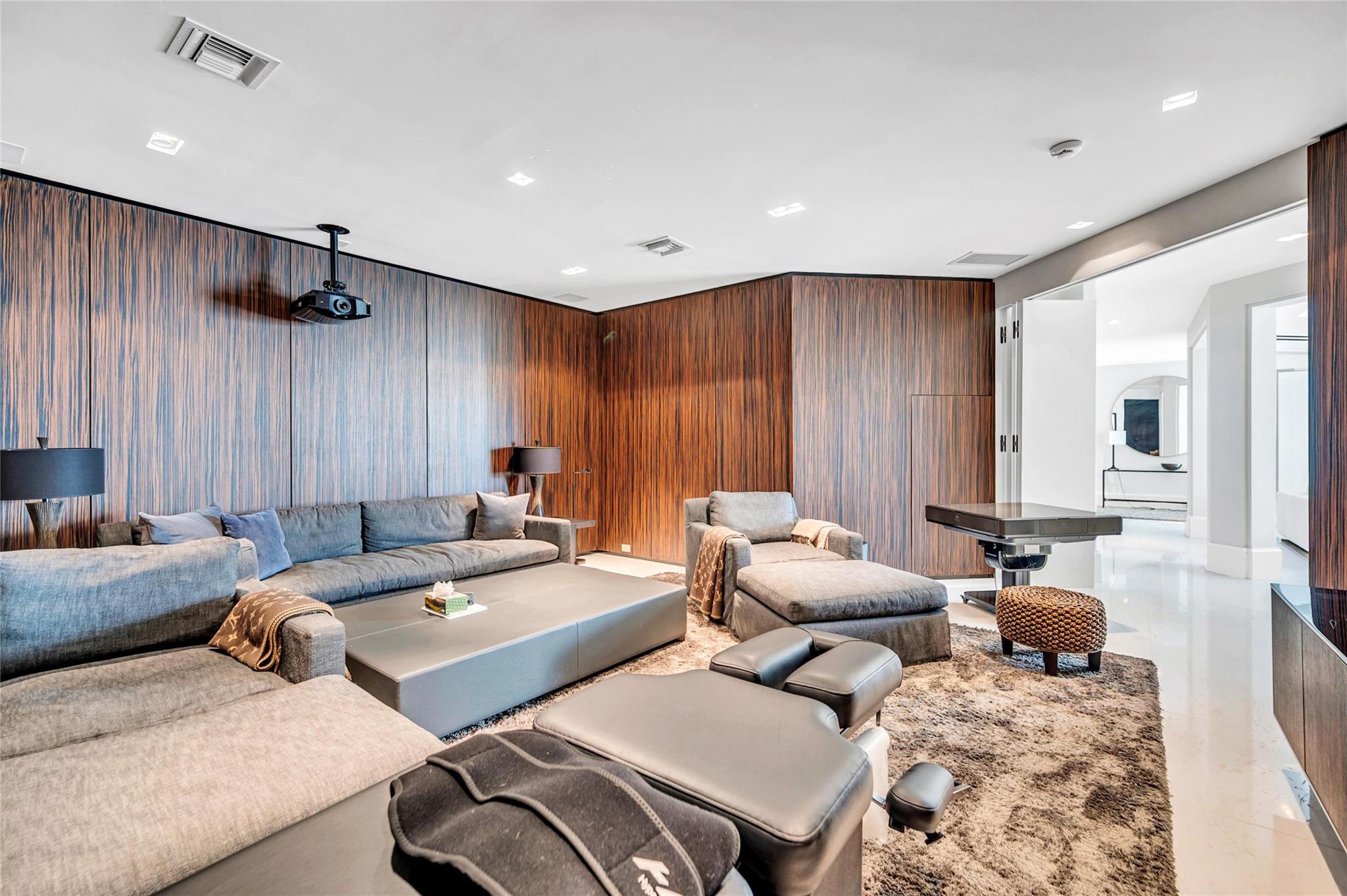 ISLA BAHIA - Residential