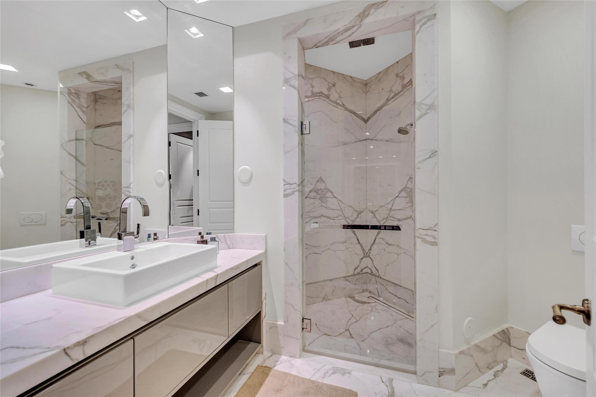 ISLA BAHIA - Residential