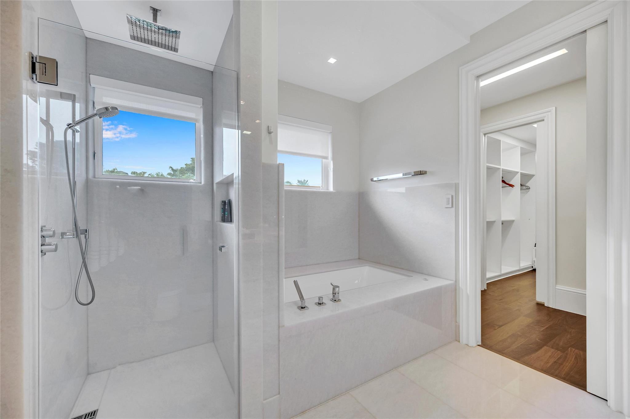 ISLA BAHIA - Residential