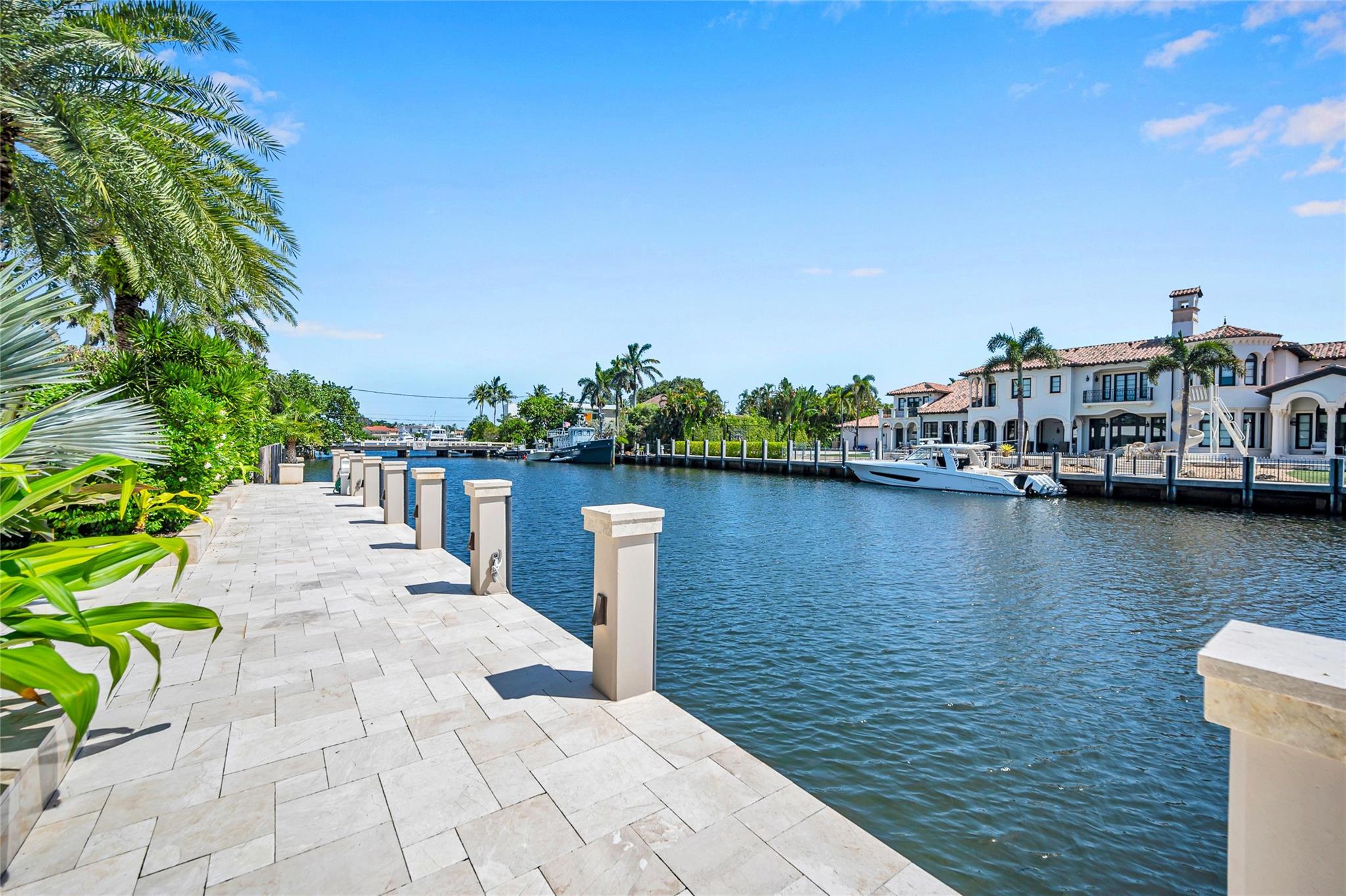 ISLA BAHIA - Residential