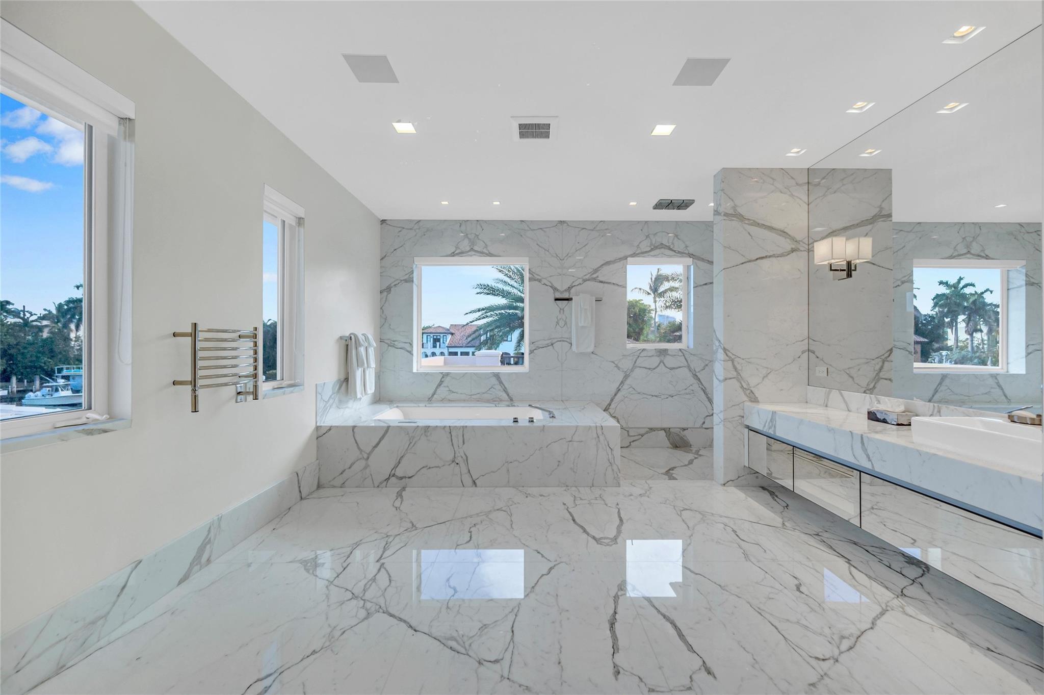 ISLA BAHIA - Residential