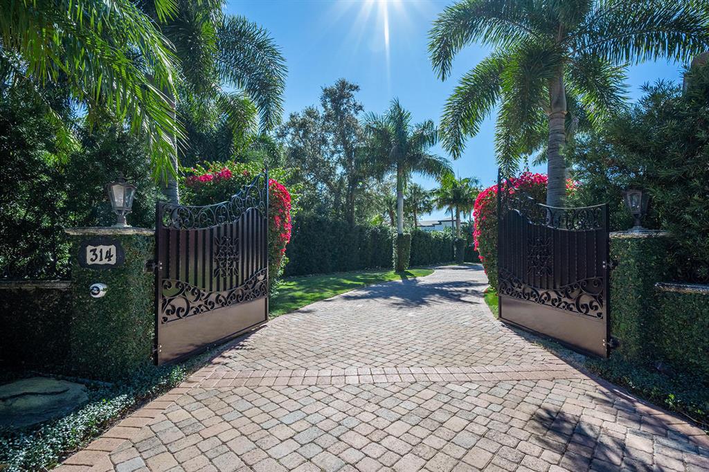 RIVERSIDE ON THE LOXAHATCHEE - Residential